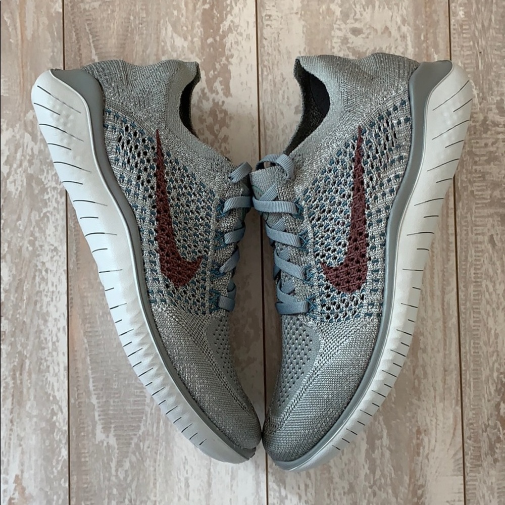 NWT Nike Free RN Flyknit - Picture 14 of 15